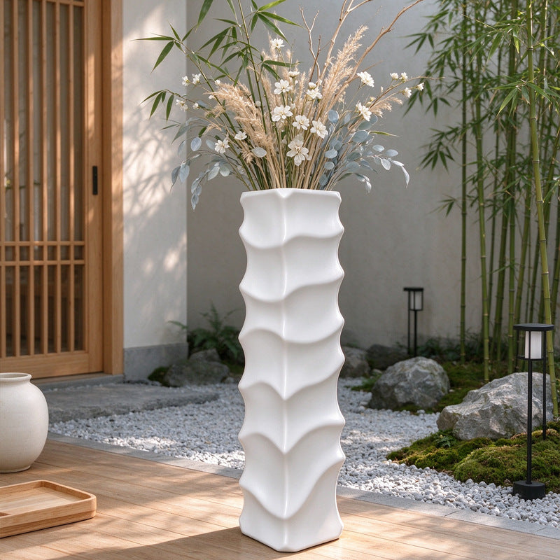 Decorative Slim Wave Vase Bowlift