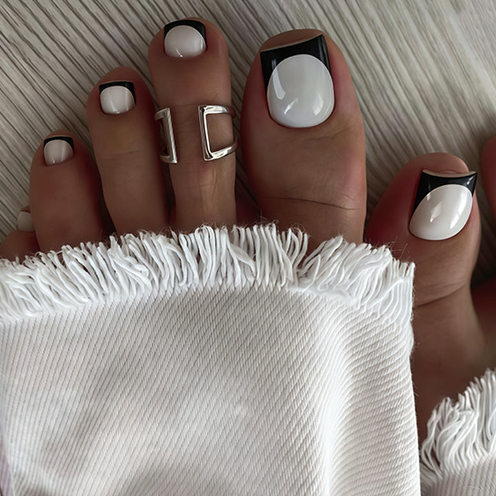 Art Nail Set with Elegant Design Bowlift