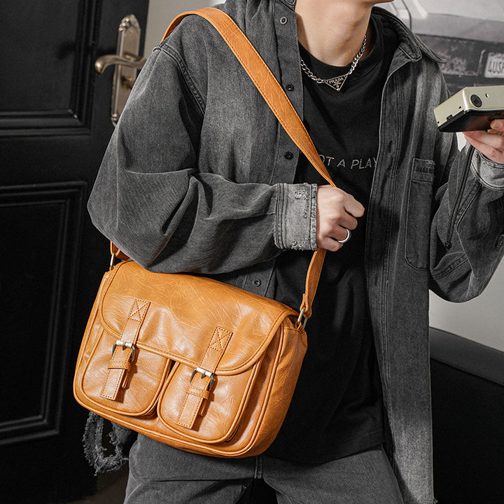 Stylish shoulder bag with practical outer pockets Bowlift