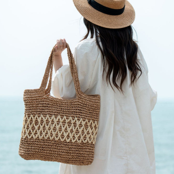 Handmade straw tote bag with decorative pattern Bowlift