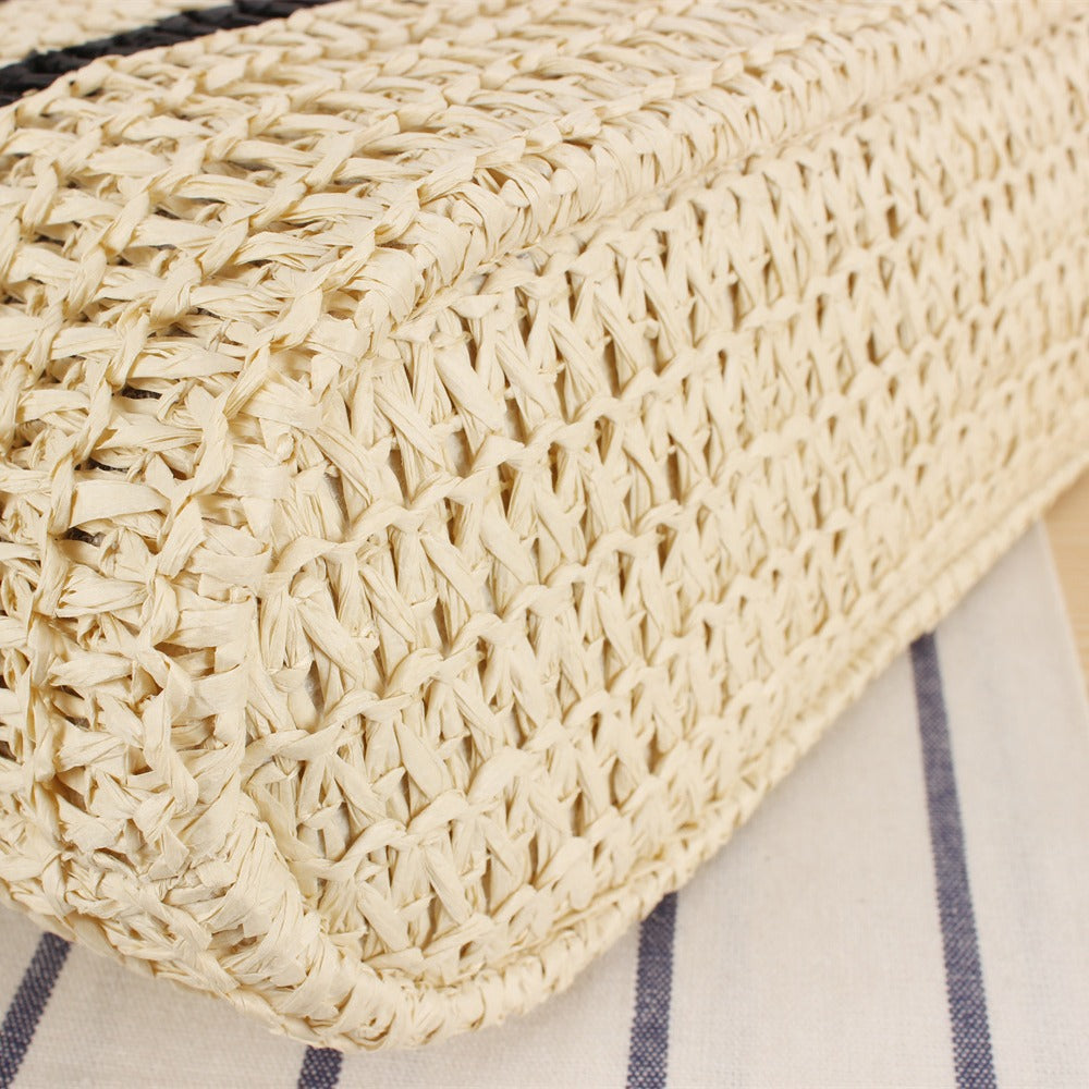 Elegant beach bag with modern stripes Bowlift