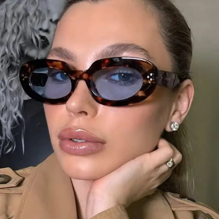 Ladies fashionable sunglasses with unique oval frame and protective lenses Bowlift