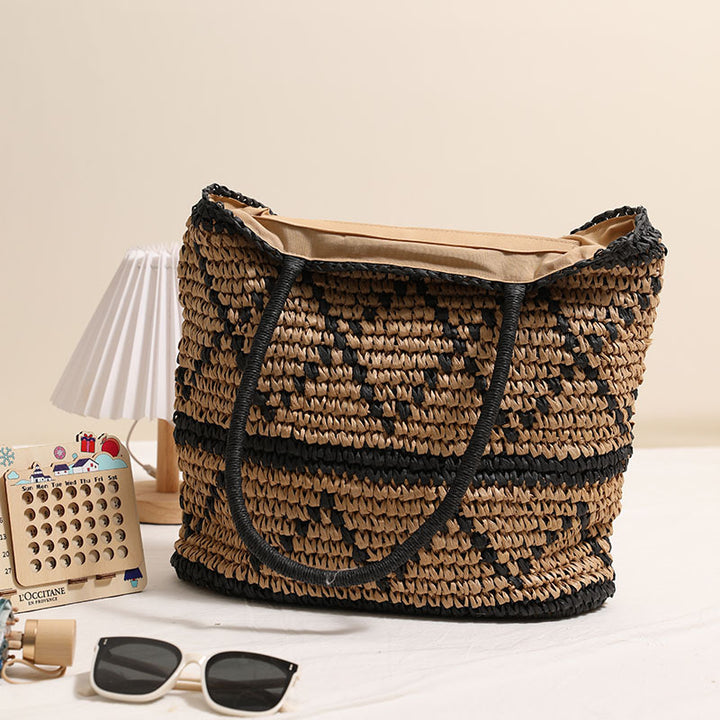 Handcrafted wicker bag with geometric pattern Bowlift