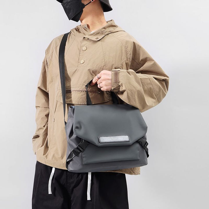 Practical Shoulder Bag Bowlift