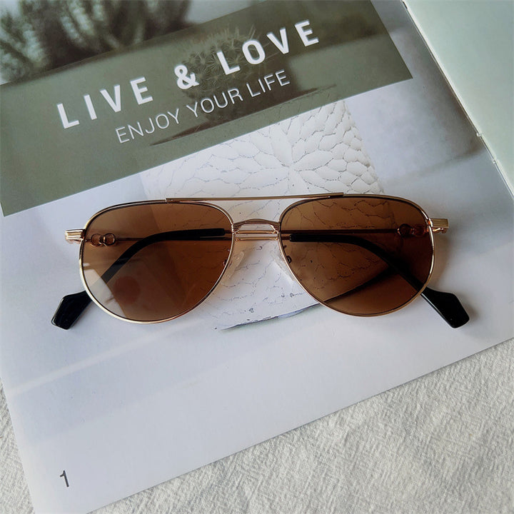 Vintage-Inspired Aviator Sunglasses Bowlift