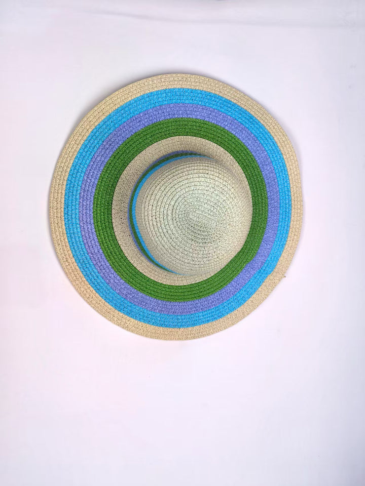 Summery beach bag and sun hat Bowlift