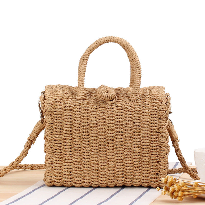 Braided shoulder bag with innovative closure Bowlift