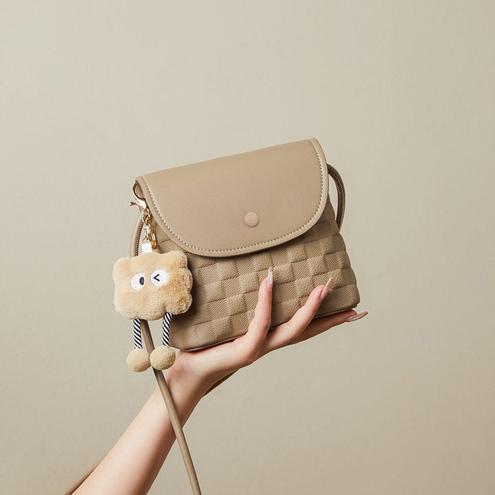 Charming Textured Crossbody Bag Bowlift
