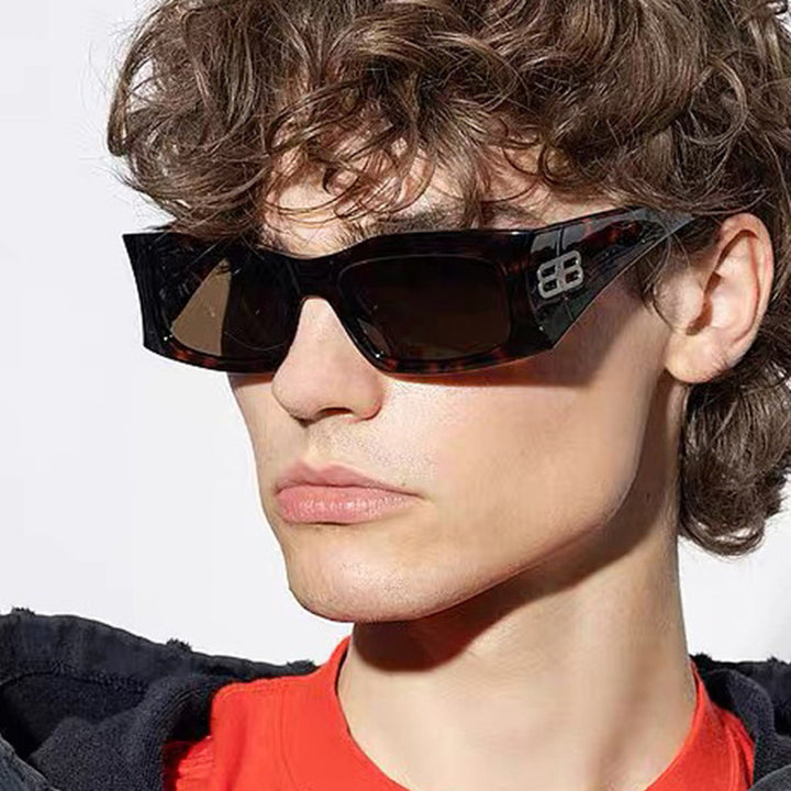 Women's fashionable sunglasses with angular frame and polarized lenses Bowlift