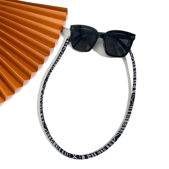 Beaded Eyewear Chain Bowlift