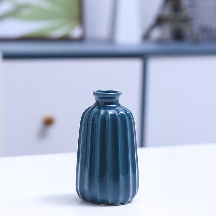 Ribbed Ceramic Bud Vase Bowlift