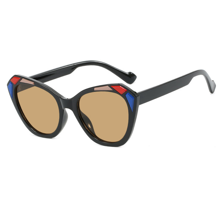 Ladies Cat Eye Sunglasses with Fashionable Details Bowlift