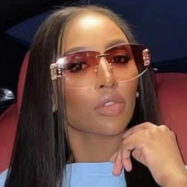 Women's fashionable sunglasses in elegant aviator style with gemstone details Bowlift