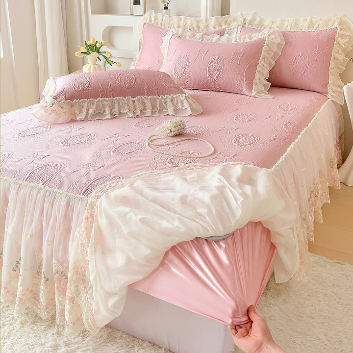 Elegant Ruffled Bedspread Set