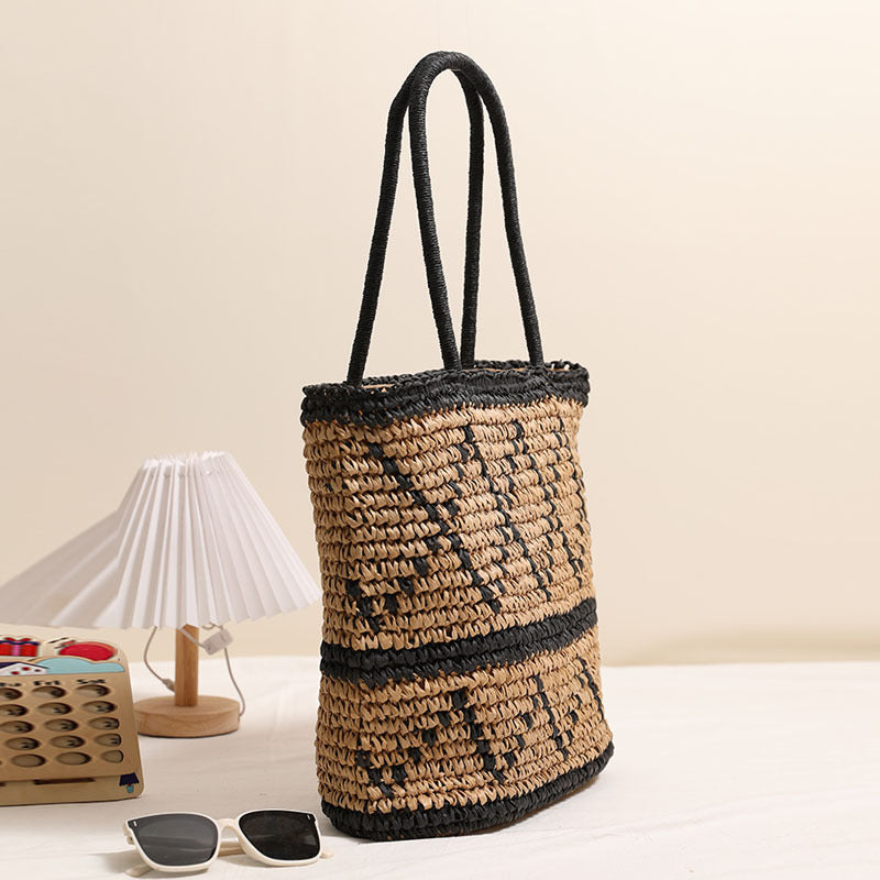 Handcrafted wicker bag with geometric pattern Bowlift