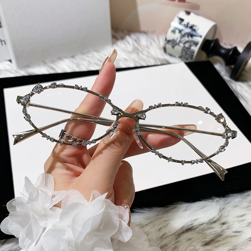 Women's exclusive sunglasses with sparkling rhinestone embellishment and elegant metal frame Bowlift