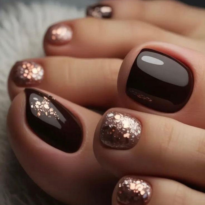 Artificial nails for elegant foot care Bowlift