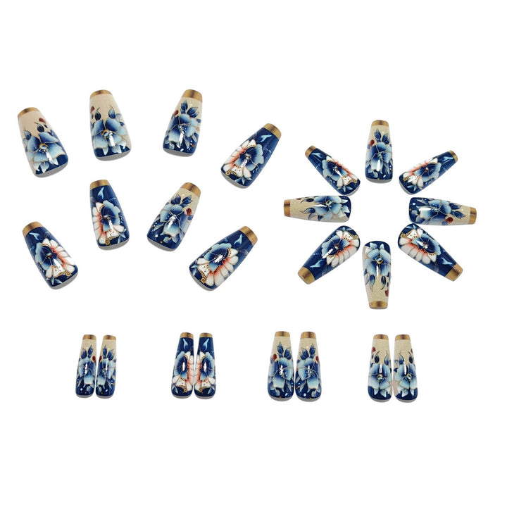 Artificial nails with floral and glamorous 3D applications Bowlift