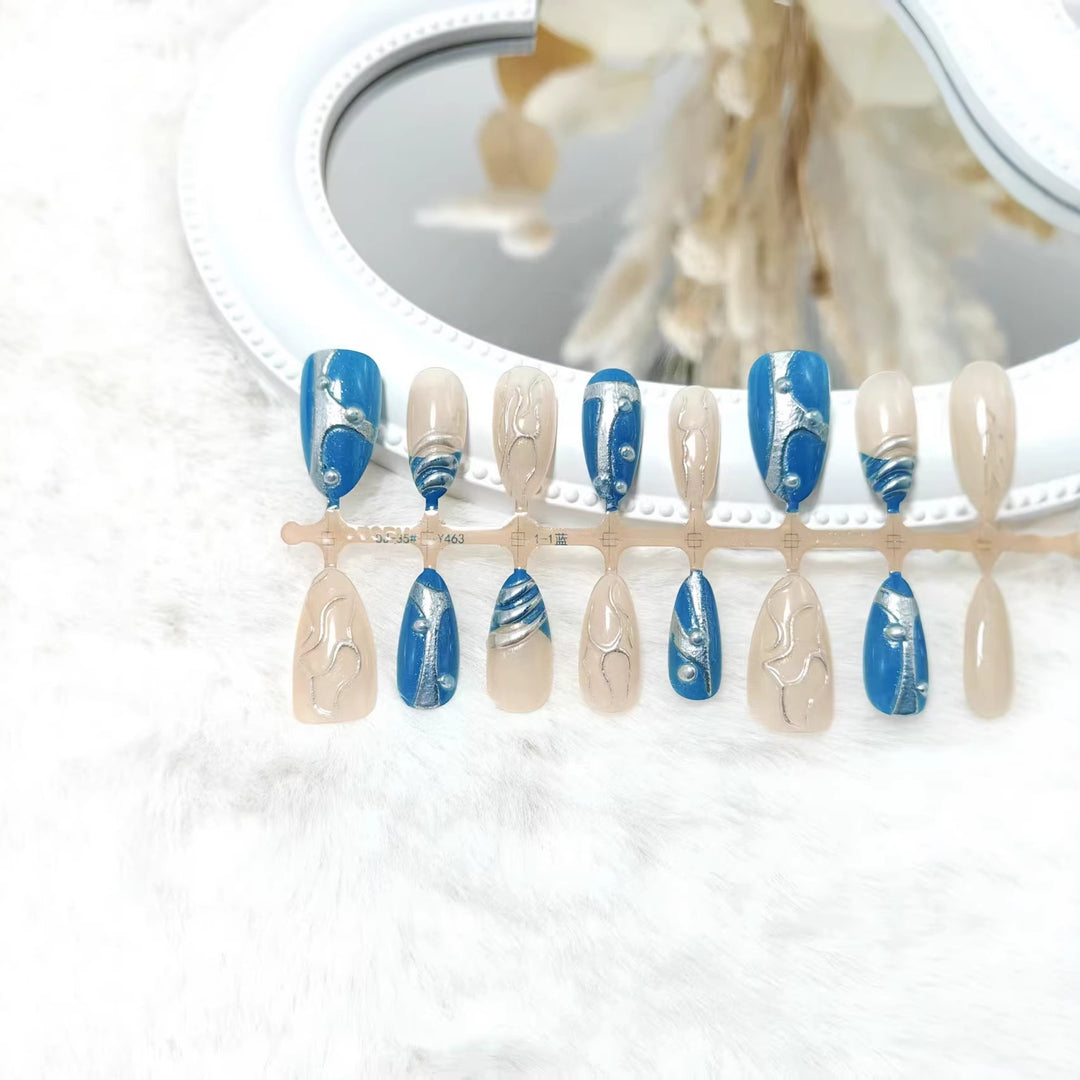 Artificial nails with creative shimmer design Bowlift