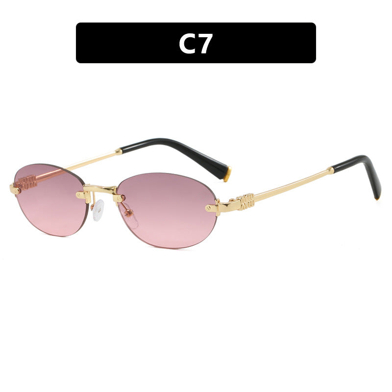 Women's fashion sunglasses with oval frame and elegant accents Bowlift