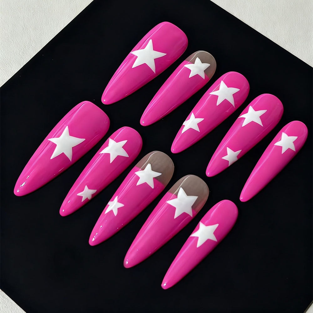 Artificial nail tips in trendy star design Bowlift