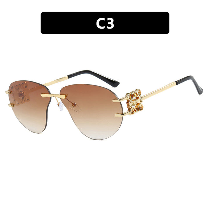 Women's fashionable sunglasses in elegant aviator style with gemstone details Bowlift
