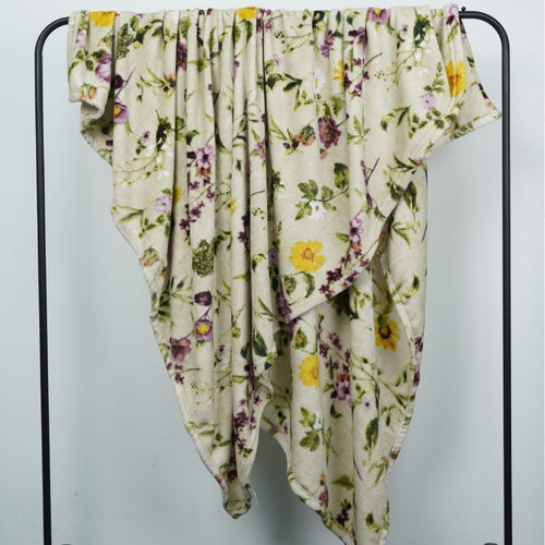 Floral Patterned Cozy Throw Blanket
