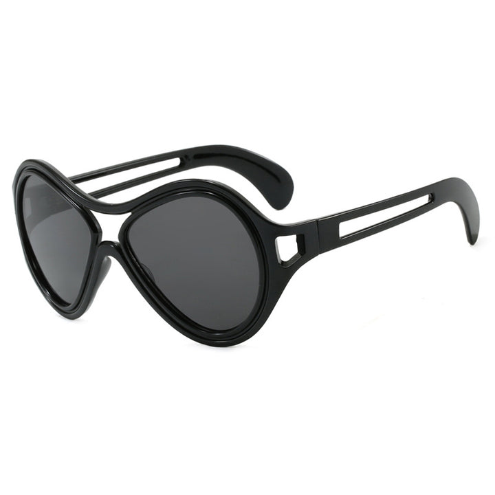Women's vintage-inspired sunglasses with distinctive frame and UV protection Bowlift
