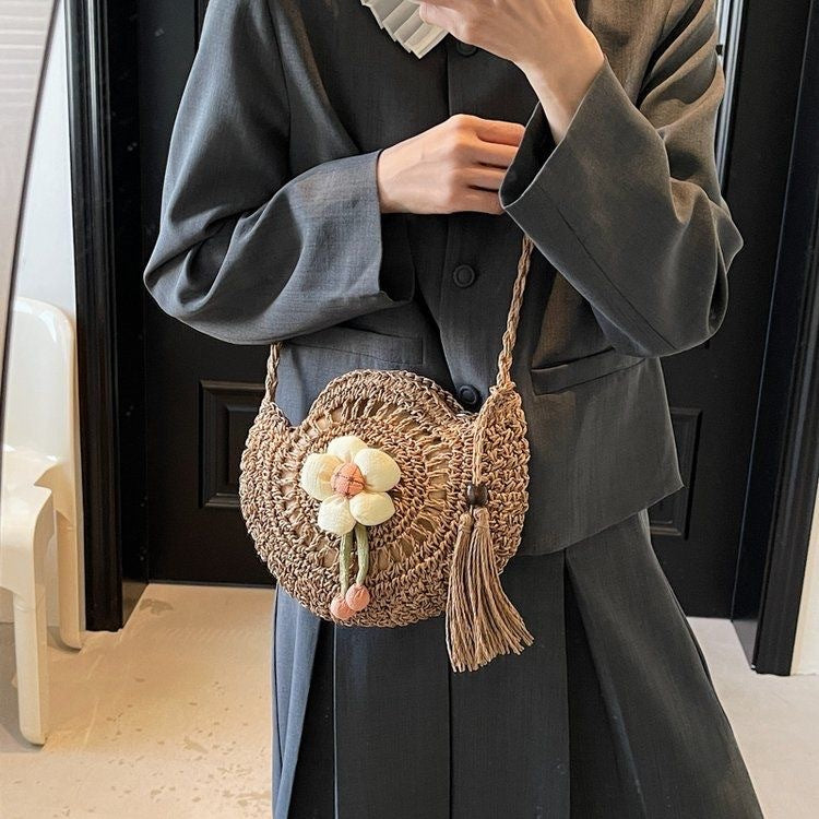 Handmade straw bag Bowlift
