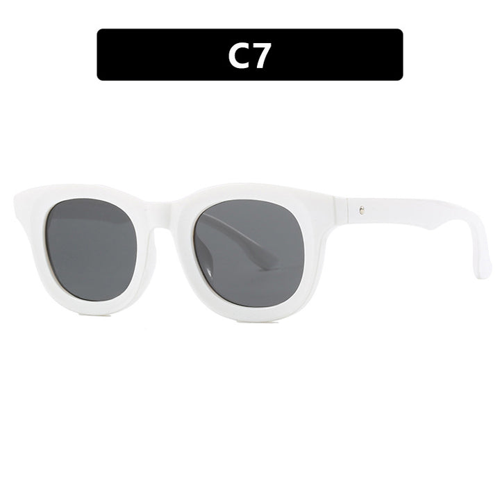 Women's stylish round sunglasses with sturdy frame and protective UV filter Bowlift