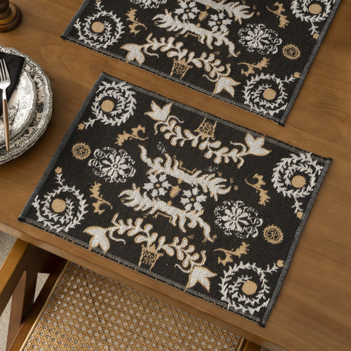 Reversible woven rug runner with ornamental jacquard structure Bowlift