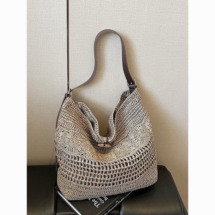 Braided summer handbag with practical leather handles Bowlift