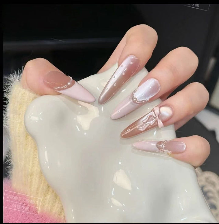 Glamorous artificial nail tips with elegant decorations Bowlift