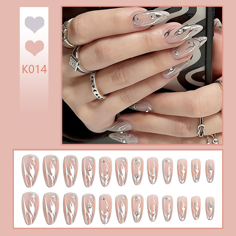Artificial nail set with elegant design and pearl-embellished accents Bowlift