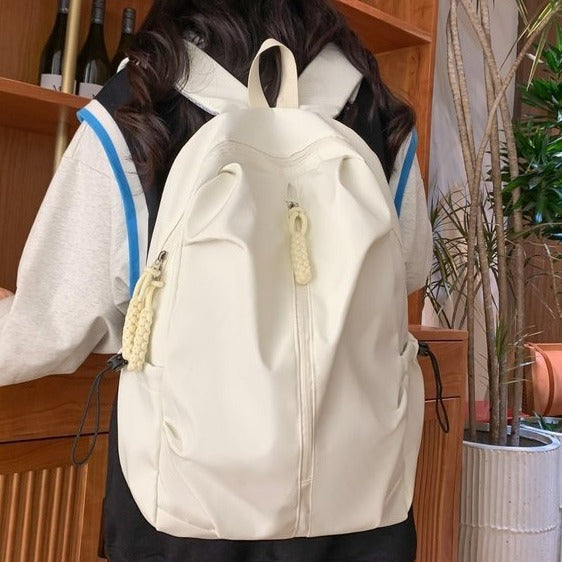 Leisure backpack with innovative storage Bowlift