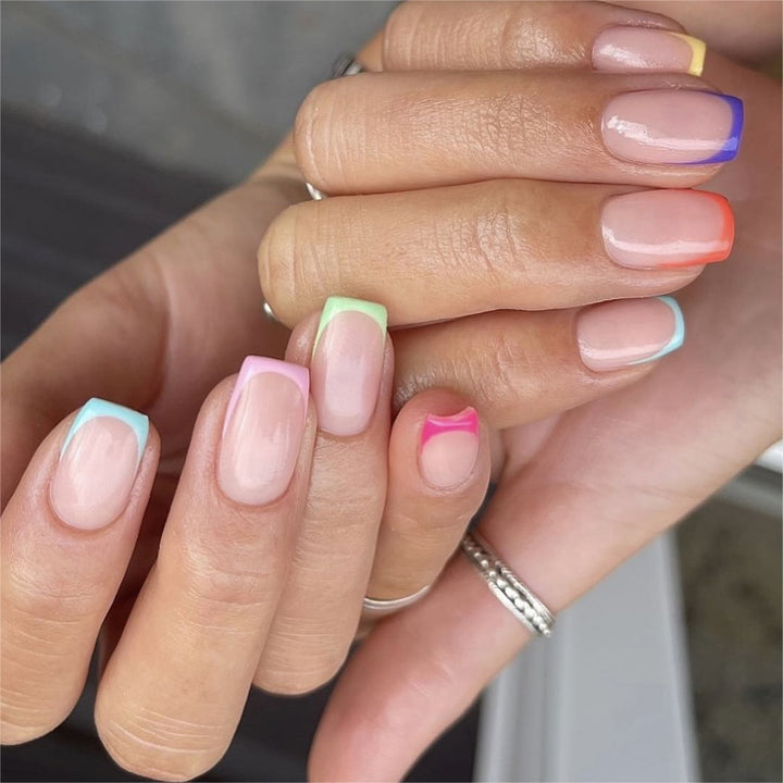 Acrylic nail set with colorful color accents Bowlift