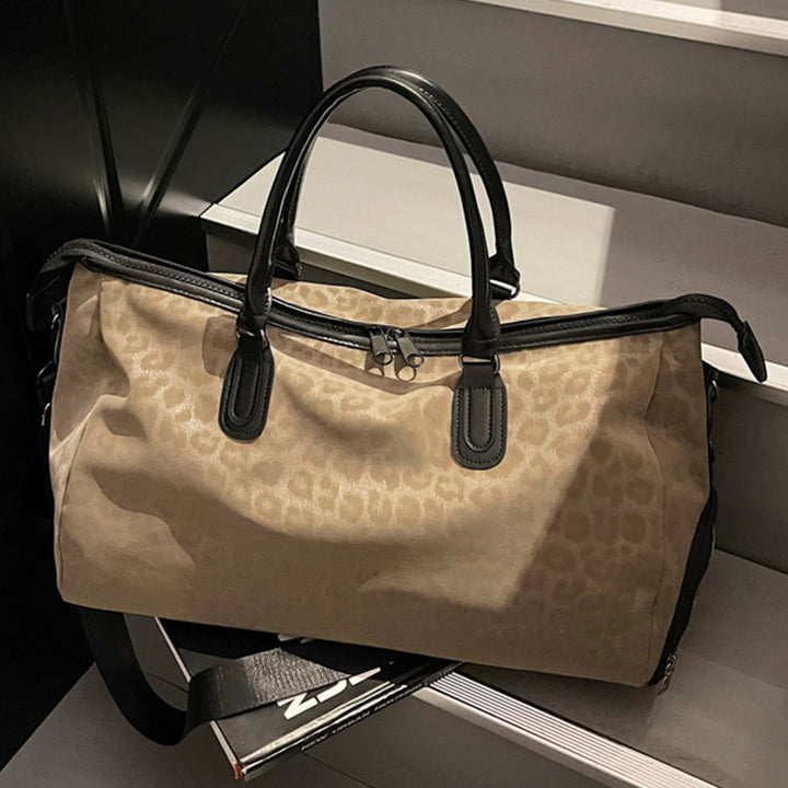Elegant Travel Bag with Innovative Leopard Print Bowlift
