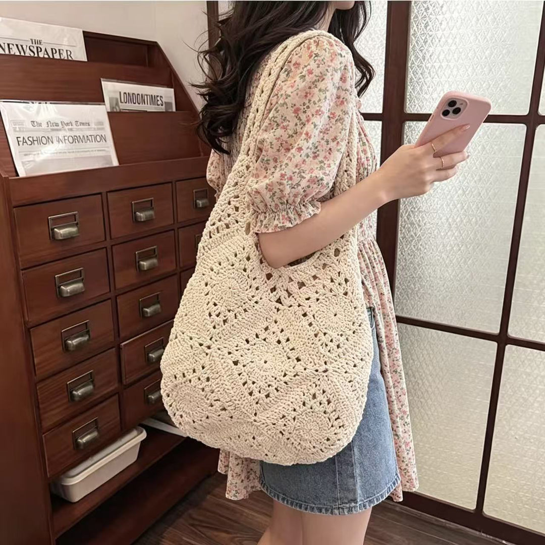 Shoulder bag with unique crochet pattern Bowlift