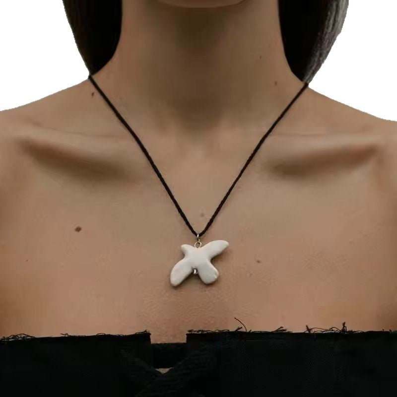 Artistic pendant necklace Bowlift
