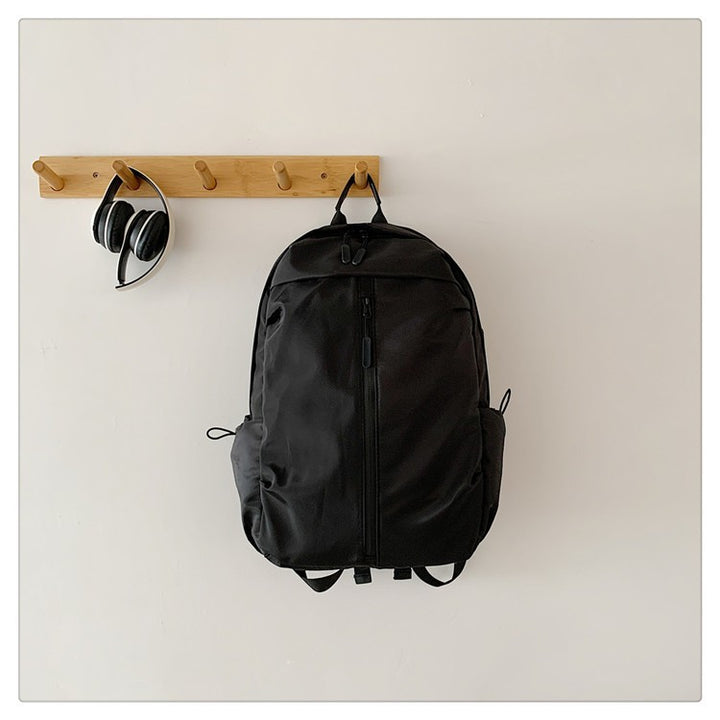 Everyday backpack with smart compartment system and water-repellent material Bowlift