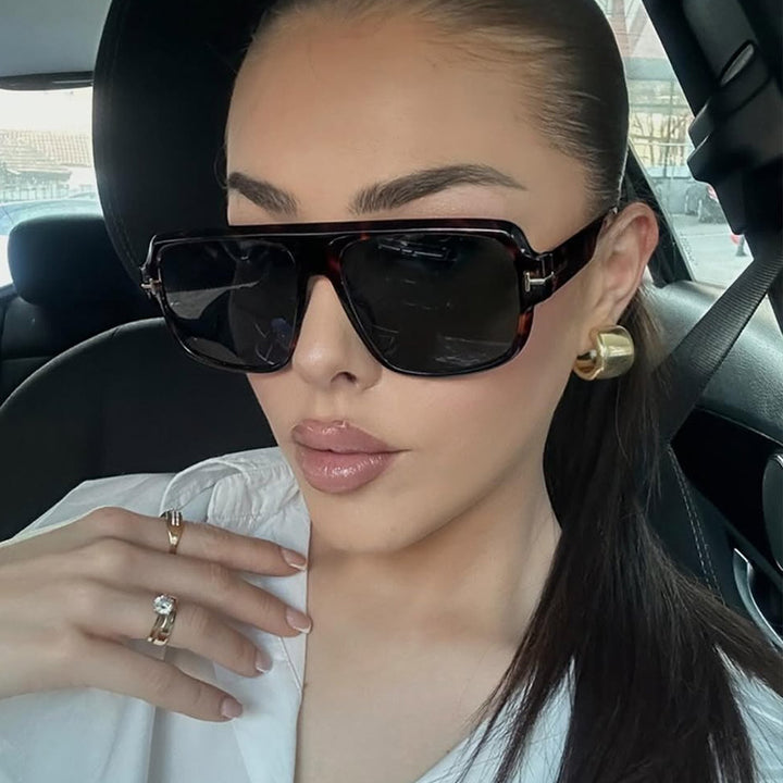 Women’s fashionable square sunglasses with trendy tortoiseshell pattern Bowlift