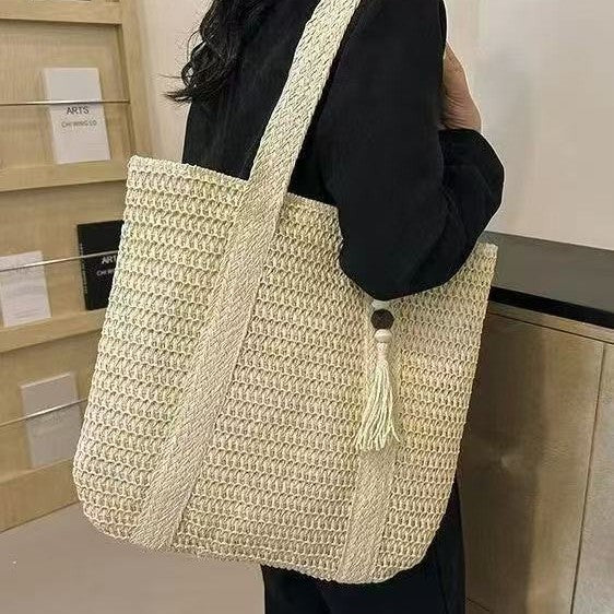 Handbag in Modern Macrame Style Bowlift