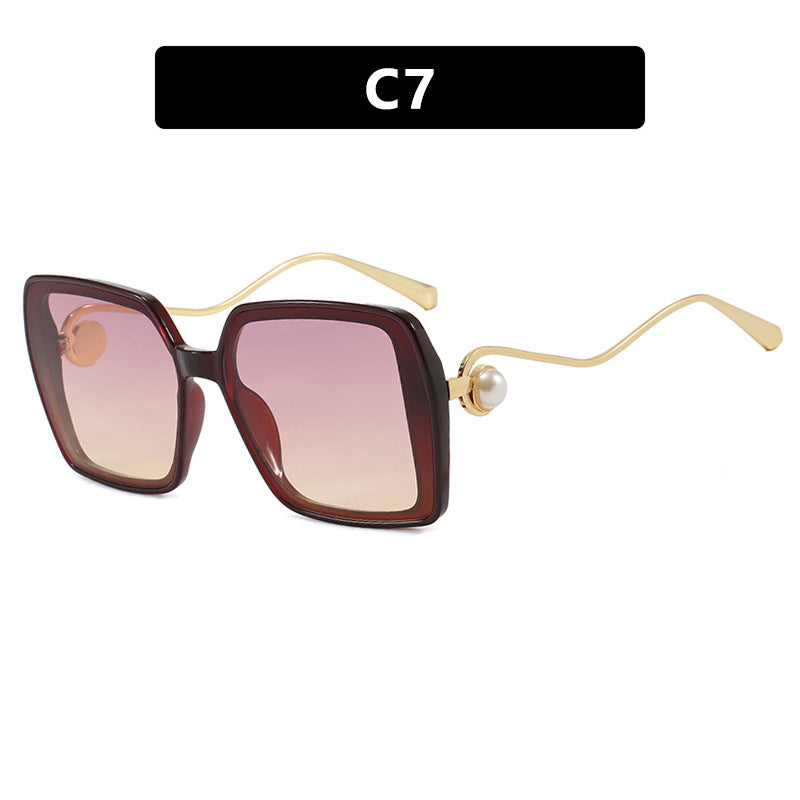 Women's fashionable square glasses with elegant metal frame and unique accents Bowlift