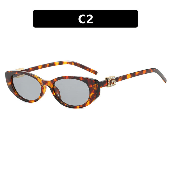 Women's cat-eye sunglasses with elegant metal frame and protective UV filter Bowlift
