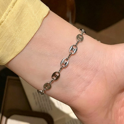 Modern Chunky Linked Chain Necklace Bowlift