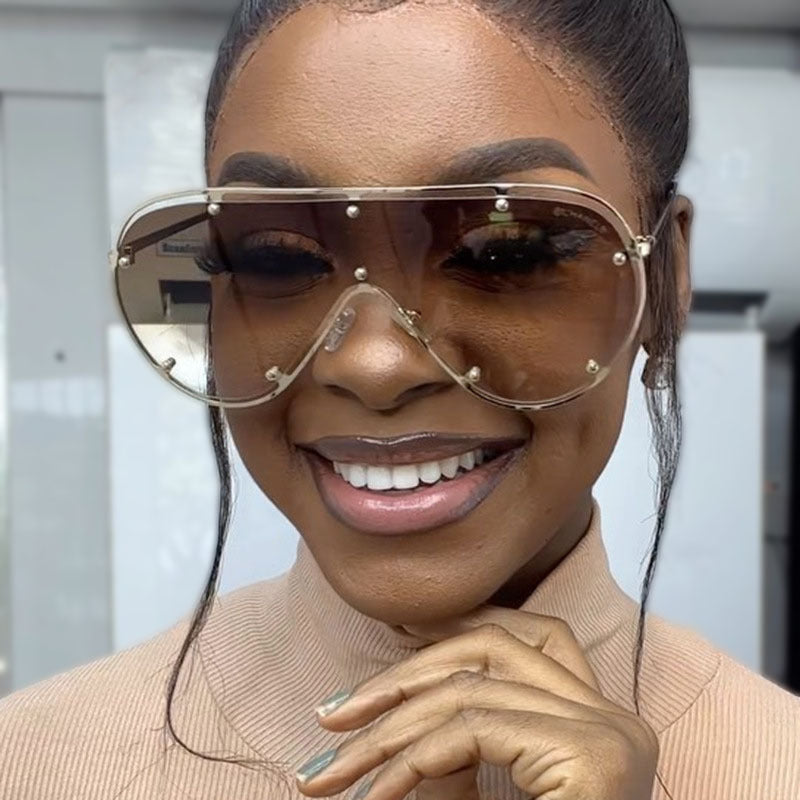 Women's fashionable oversized sunglasses in stylish retro design Bowlift