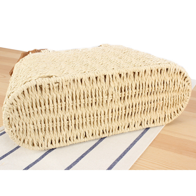 Elegant Handbag with Braided Design and Fashionable Details Bowlift