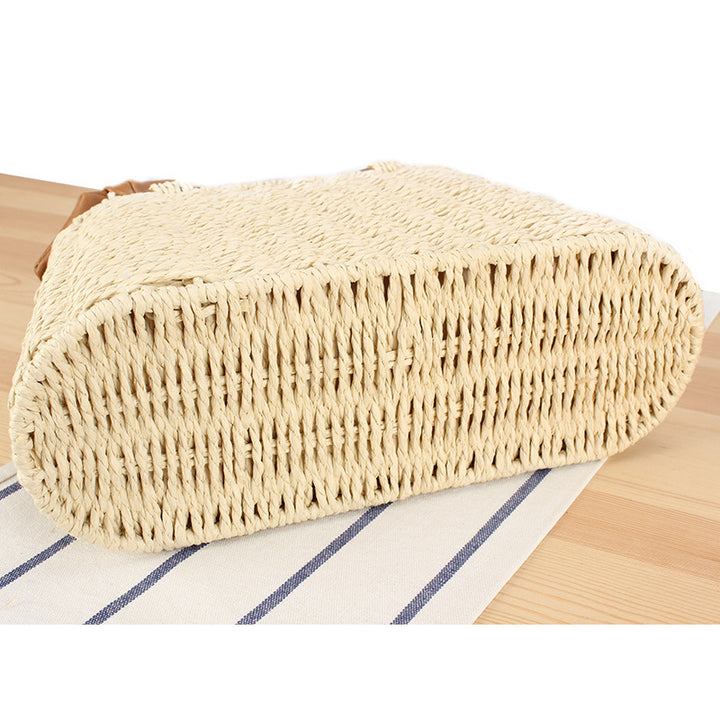 Elegant Handbag with Braided Design and Fashionable Details Bowlift