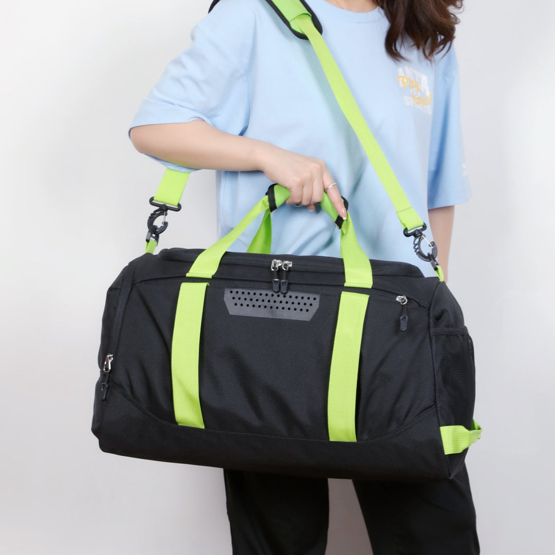 Sporty travel bag with insulating interior compartment Bowlift