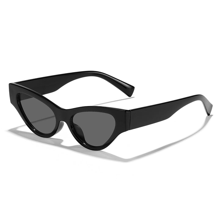 Women Cat-Eye Sunglasses with elegant, transparent frame and UV protection Bowlift